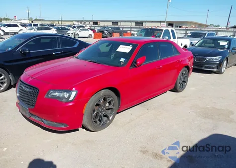 2016 Chrysler 300 300S z USA, uszkodzony, nr VIN 2C3CCABT7GH233918